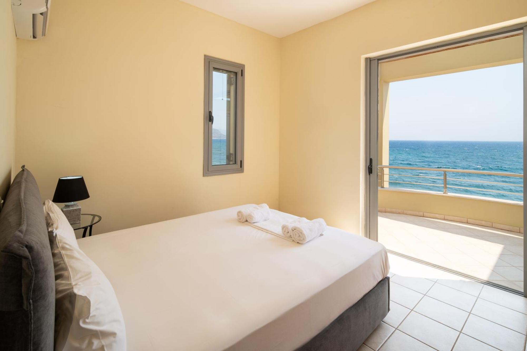 Spacious Beachfront Maisonettes With Stunning Views & A Private Beach Monemvasía Exterior foto