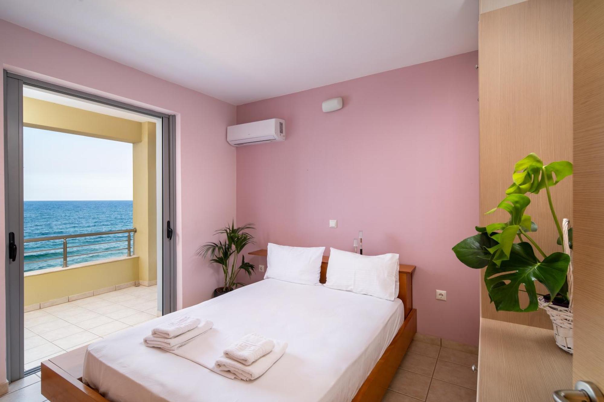 Spacious Beachfront Maisonettes With Stunning Views & A Private Beach Monemvasía Exterior foto