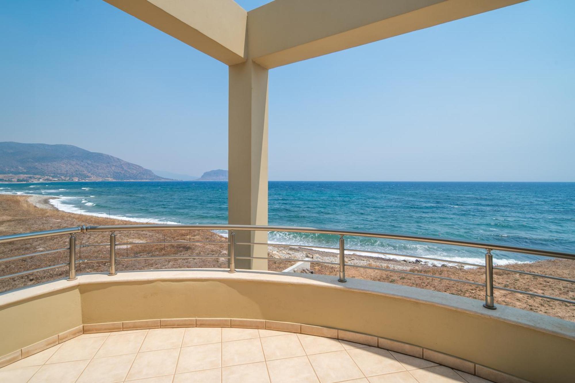 Spacious Beachfront Maisonettes With Stunning Views & A Private Beach Monemvasía Zimmer foto